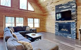 Hilltop Hideaway
